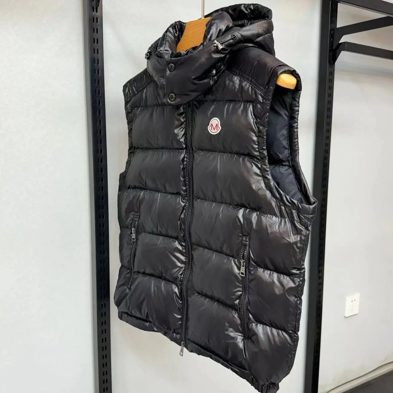 Moncler Gui Shiny Puffer Gilet Black — product photo 3