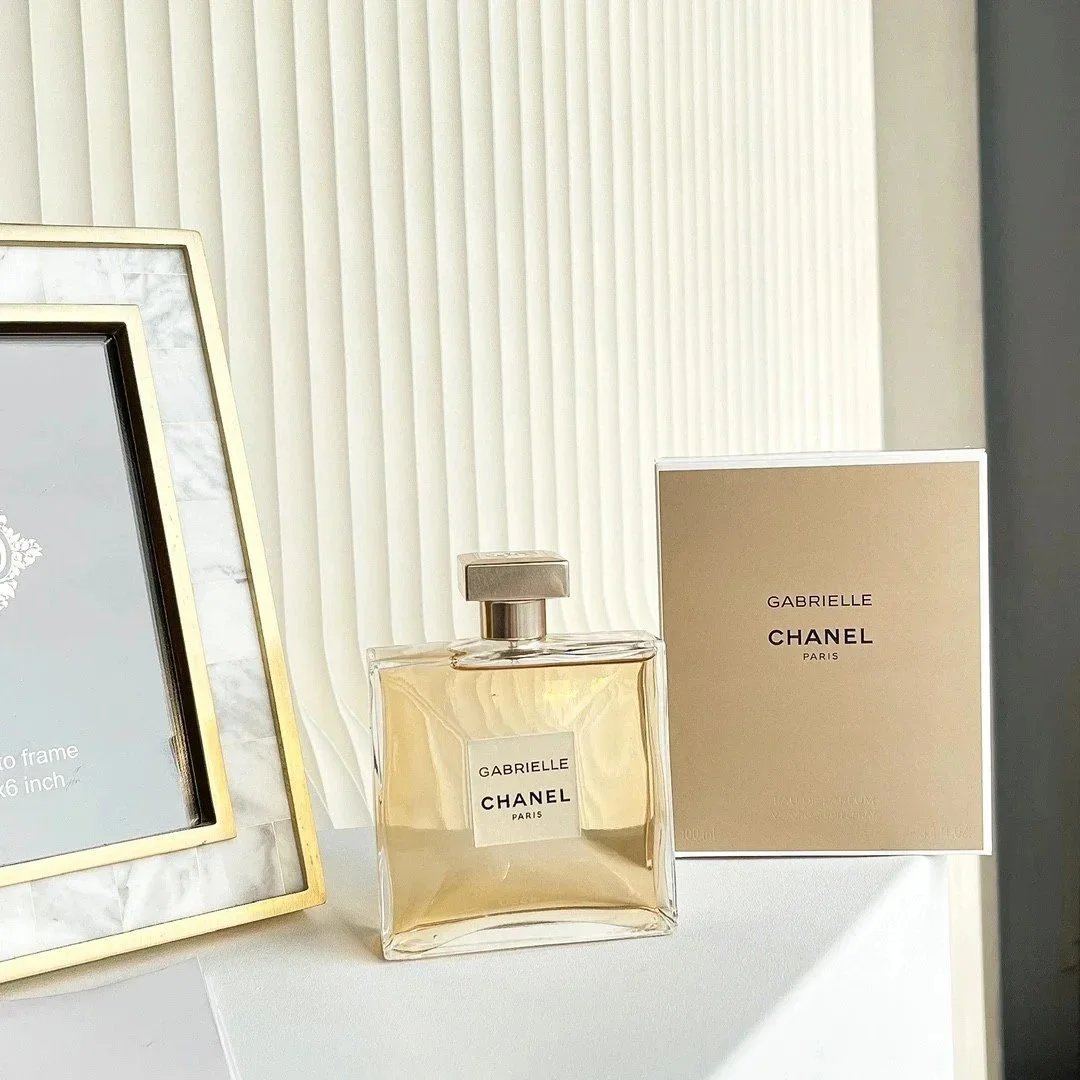 Chanel 1957 Les Exclusifs Eau de Parfum Clear — product photo 3
