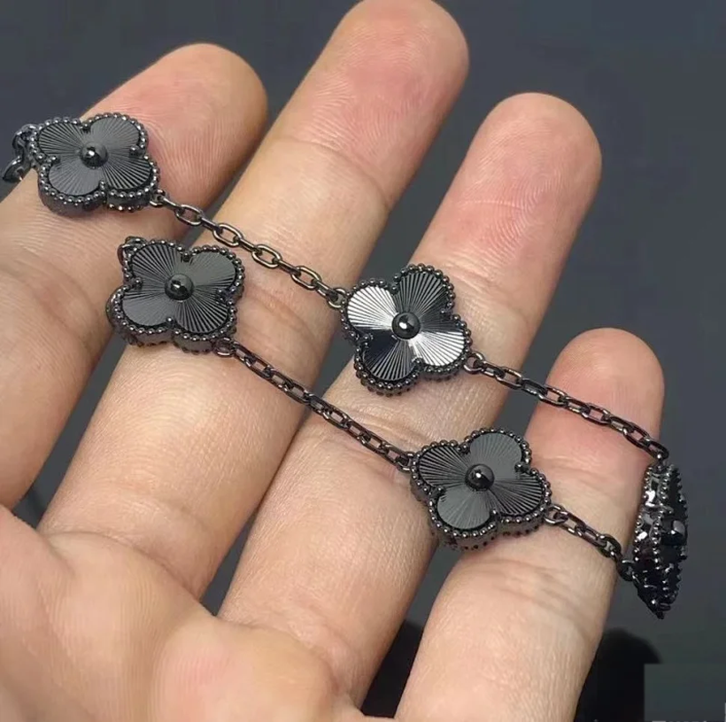 Van Cleef & Arpels VCA Vintage Alhambra Clover Bracelet Onyx and Diamond Silver — product photo 2