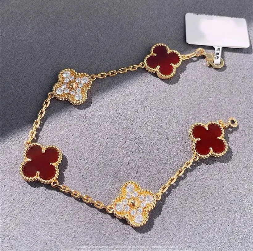 Van Cleef & Arpels VCA Vintage Alhambra Clover Bracelet Onyx and Diamond Silver — product photo 3