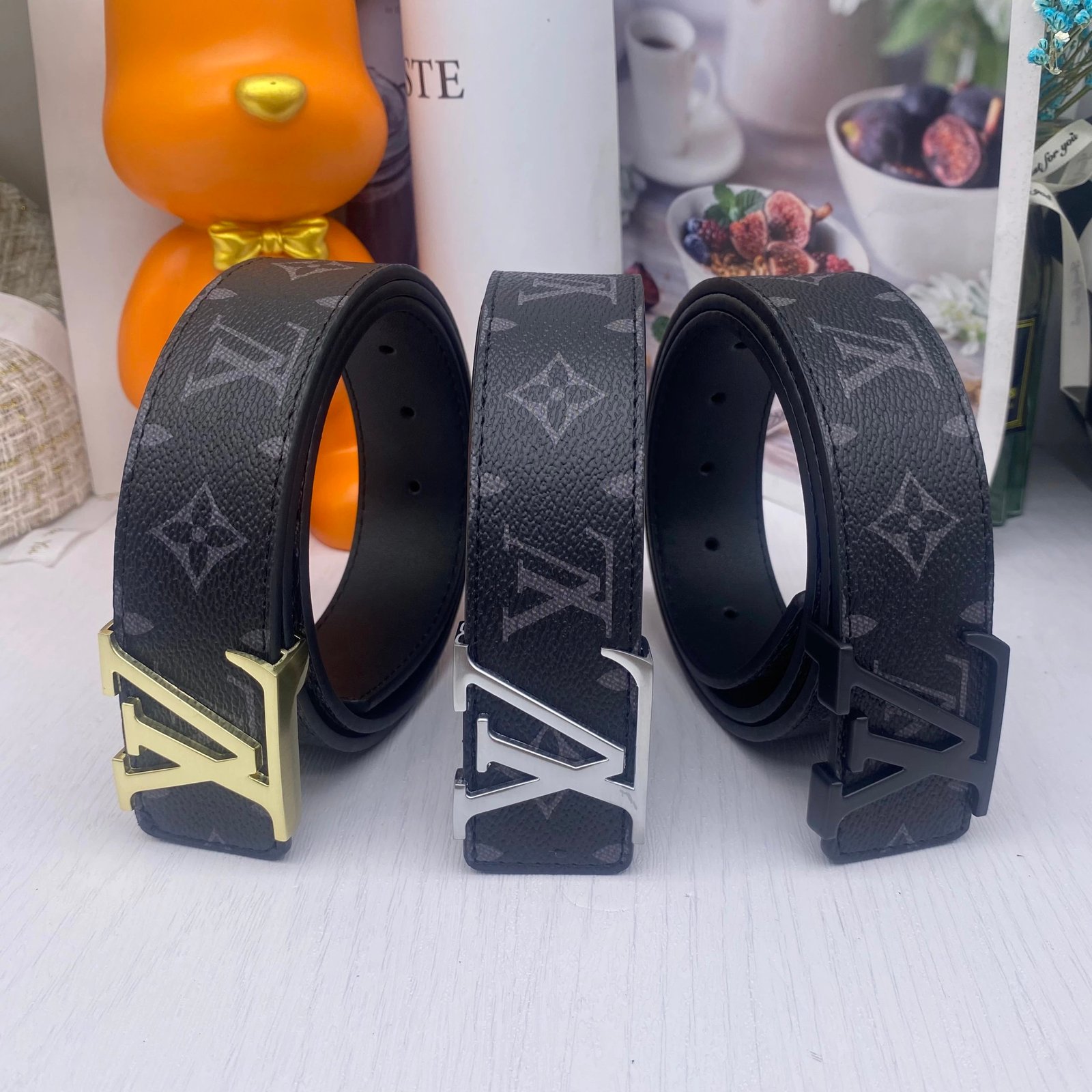 Louis Vuitton LV Initiales Classic Monogram Leather Belt Brown — product photo 3