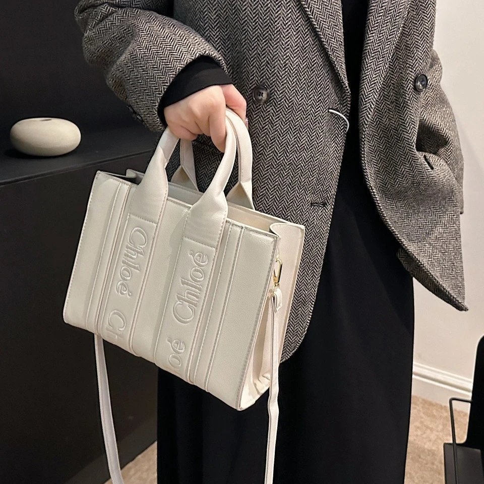 Chloe Woody Tote Leather Shoulder Bag Brown — product photo 3