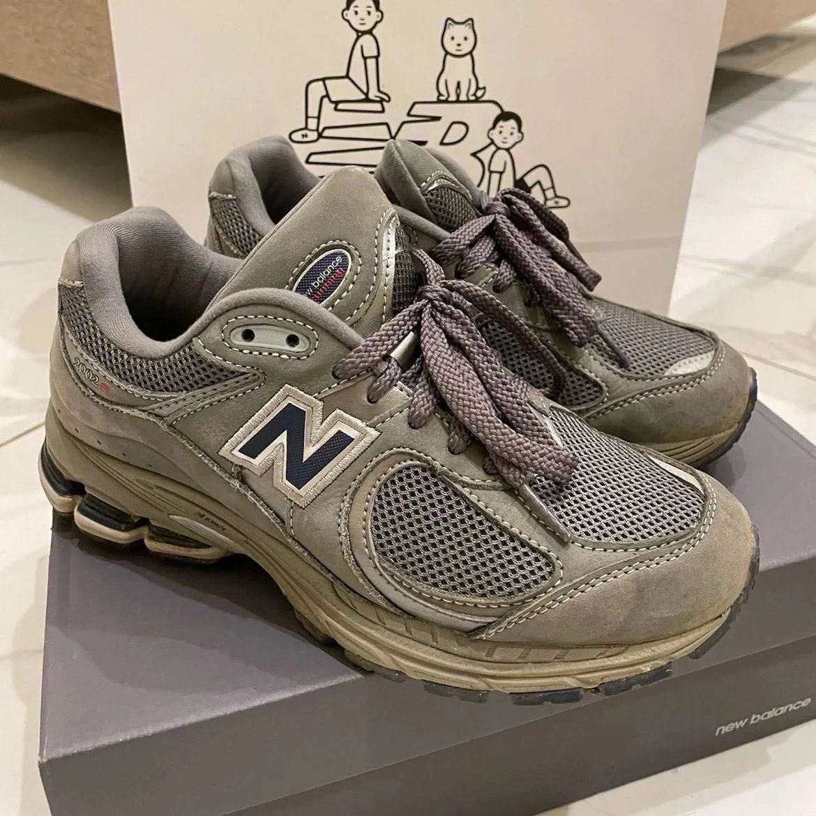 New Balance NB 2002R Chunky Sneakers Gray